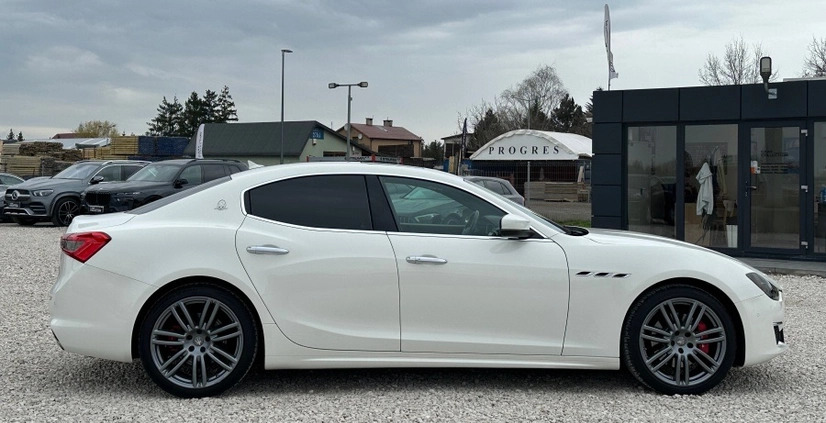 Maserati Ghibli cena 149900 przebieg: 41605, rok produkcji 2018 z Maków Mazowiecki małe 232